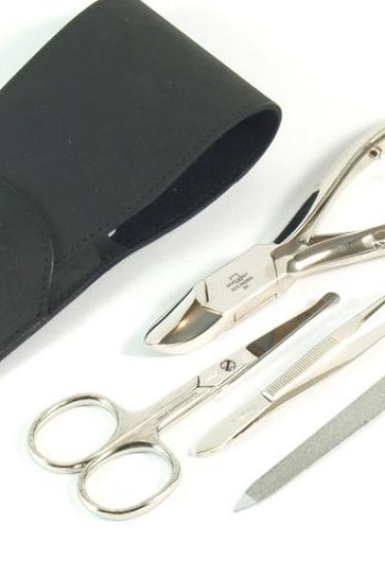 Malteser Zaketui 4-delig nagels en gezichtshaar zwart leer (1 Stuks)