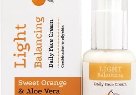 Zoya Goes Pretty Light balancing daily face cream (30 Milliliter)