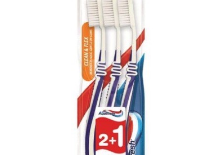 Aquafresh Tandenborstel Clean Flex Medium 3st