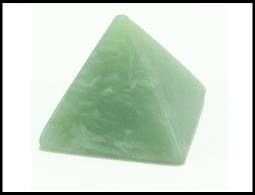 Ruben Robijn Edelsteenpiramide jade (1 Stuks)